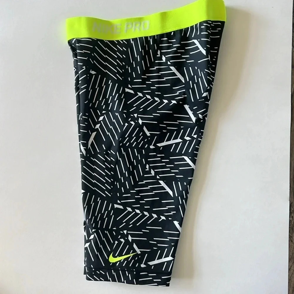 Nike Women’s Pro 11 Bash Training Shorts White/Black/Volt Size Medium - Picture 5 of 11